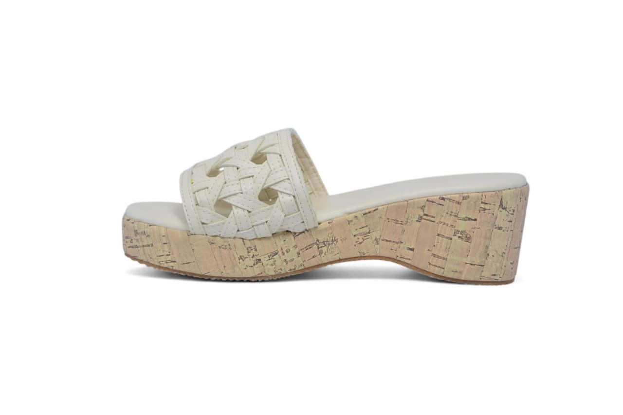 Gail off-white