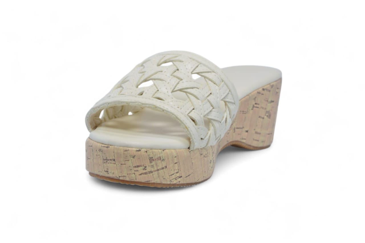 Gail off-white